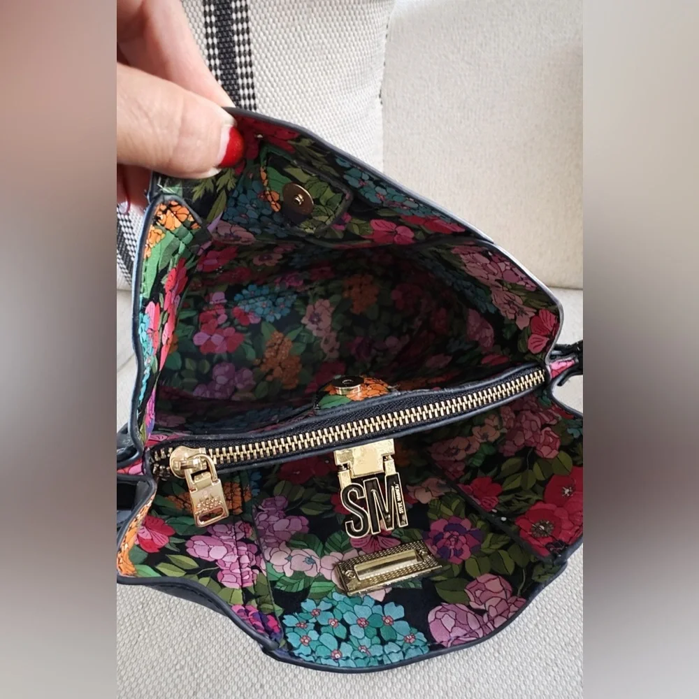 Steve Madden Barrie Black Shoulder Bag SM Logo Gold Hardware Satchel Crossbody - Picture 3 of 4